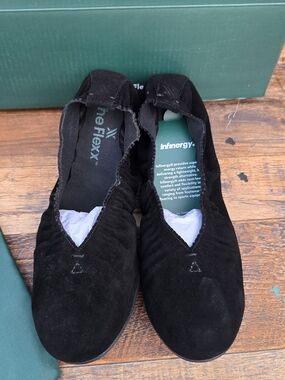 The Flexx Benedetta Black Suede Ballet Flats Size 6.5